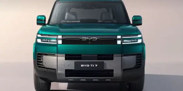 Boxy exterior design of the BYD Ti 7 DM-p