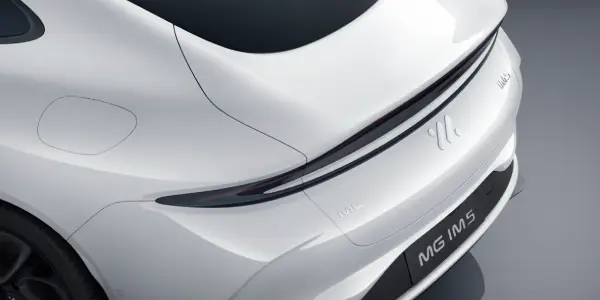 MG IM5 performance and charging